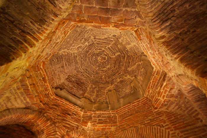 Cúpula de la capilla mozárabe del monasterio de Valdeiglesias
